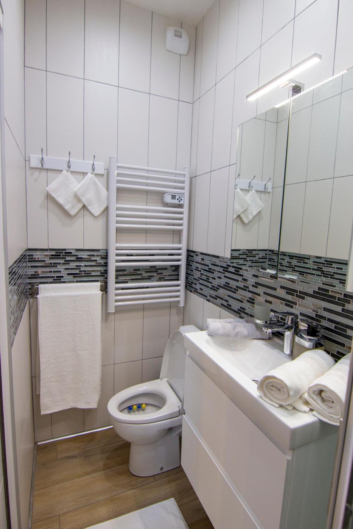 Promenade D'Automne: Cozy Stay with Netflix, Wi-Fi & Free Parking Chalons-en-Champagne Exterior photo